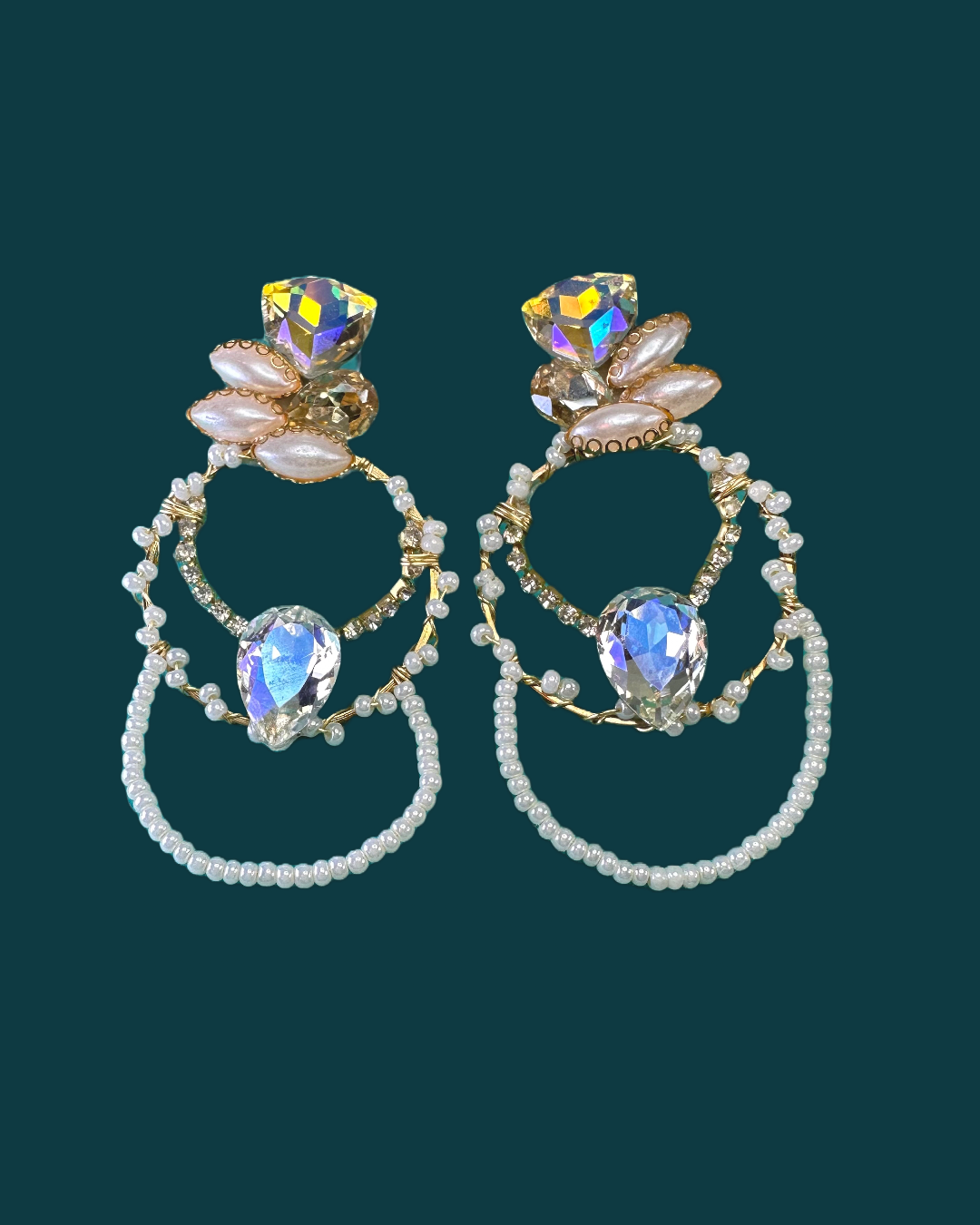 Boucles d'oreilles de mariée uniques tissées à la main avec miyuki japonais et cristaux.