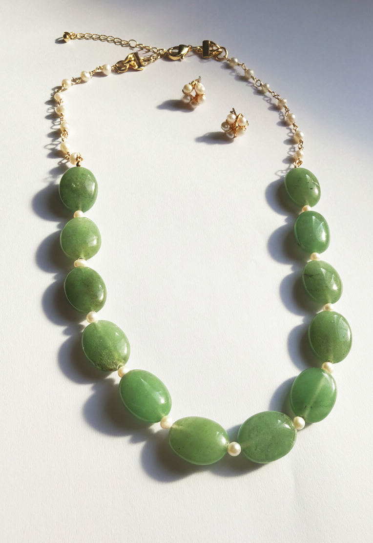 Isola Natural Stone Choker Set — Handmade Green Agate & Freshwater Pearl Jewelry | Bellina