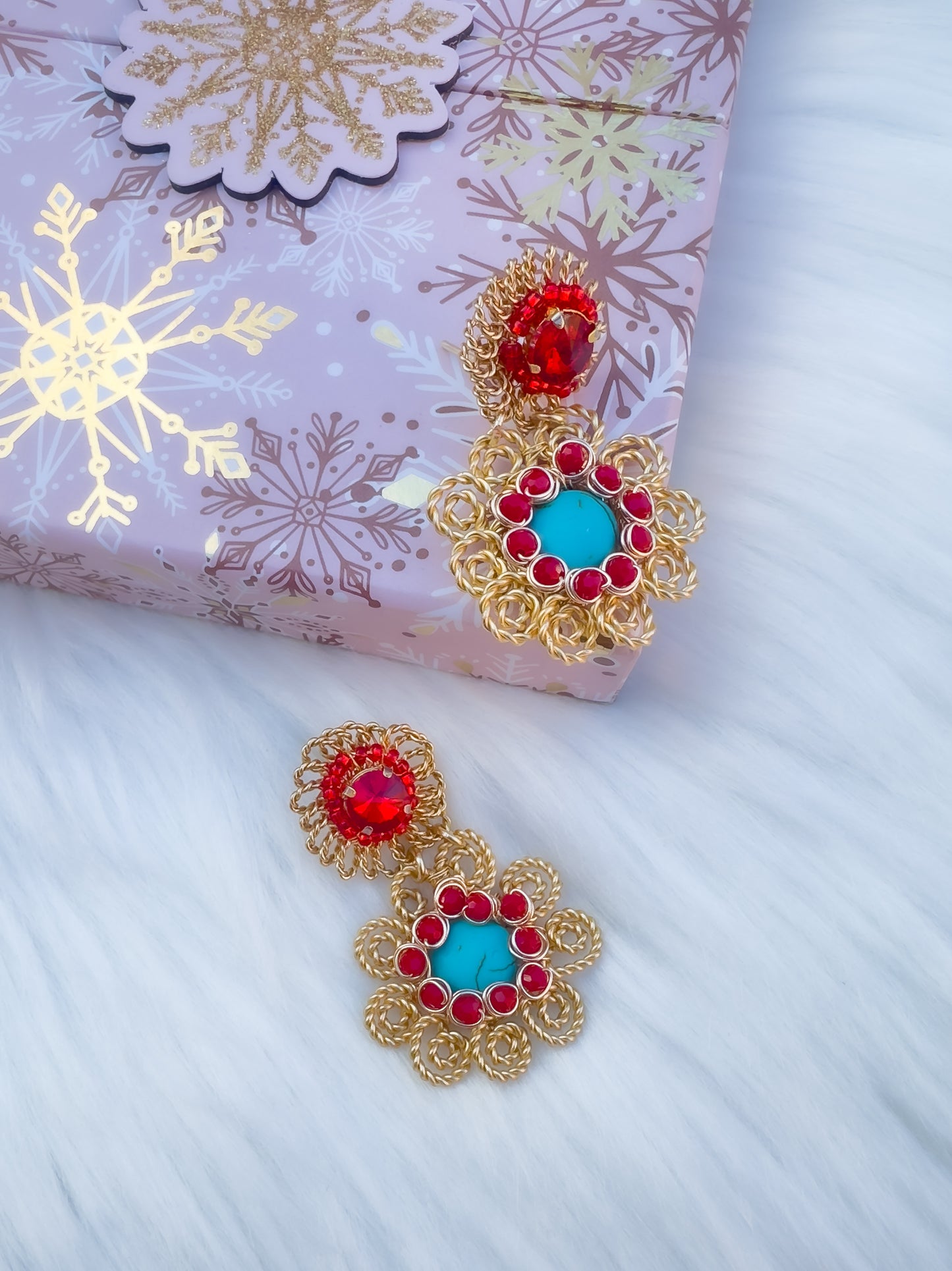 Eternal Bloom Earrings – Customizable Crystal Accents /Aretes Eternal Bloom – Cristales Personalizables.