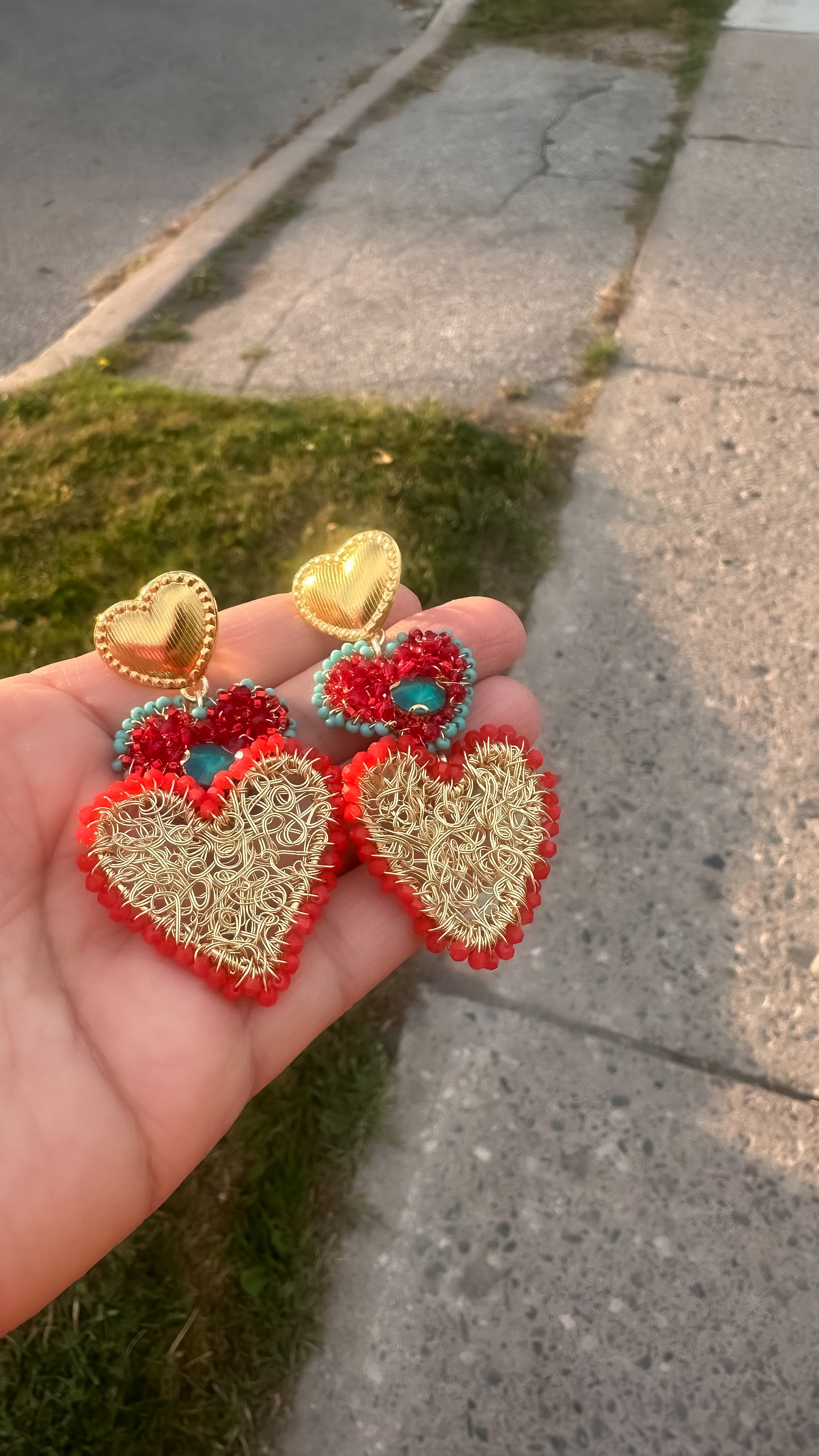 Maxi Anni ❤️  – Handcrafted Heart Earrings with Coral and Turquoise Agate Beads