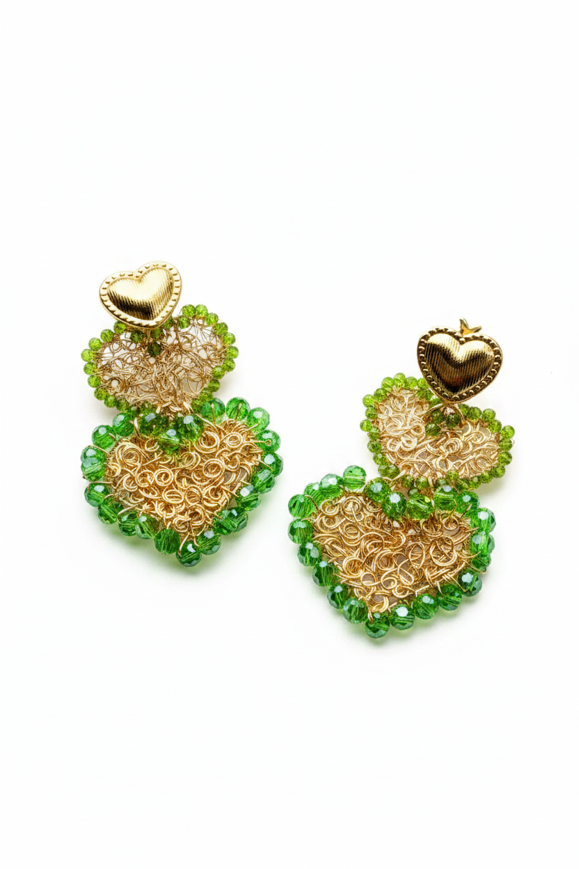 Aretes corazón verde y dorado - fondo blanco